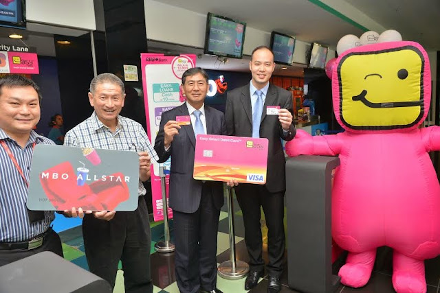 Left-to-right: MBO Cinemas Mr Cheah Chun Wai - Director of Marketing & Sales and Mr Lim Eng Kee - Chief Executive Officer, with RHB Banking Group Executive Director for Group Retail Banking Mr U Chen Hock and Mr Lee Ee Hui - Head, Easy by RHB. MBO RHB Easy Debit Card launch