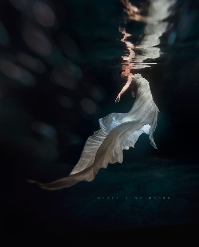 Underwater Photography Maternity Shoot