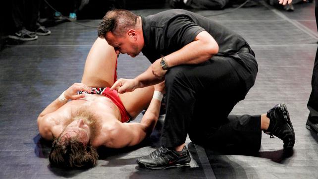 WWE Smackdown desde el Laredo Energy Arena, Texas (12-03-2014) Atienden+a+Daniel+Bryan1
