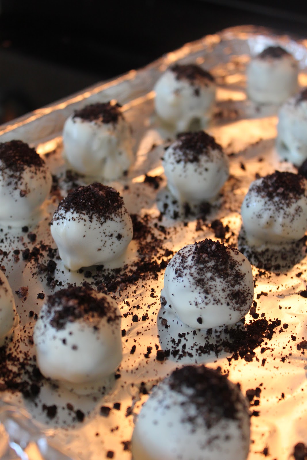 two little birds & a bug Makeover Oreo Cake Balls!