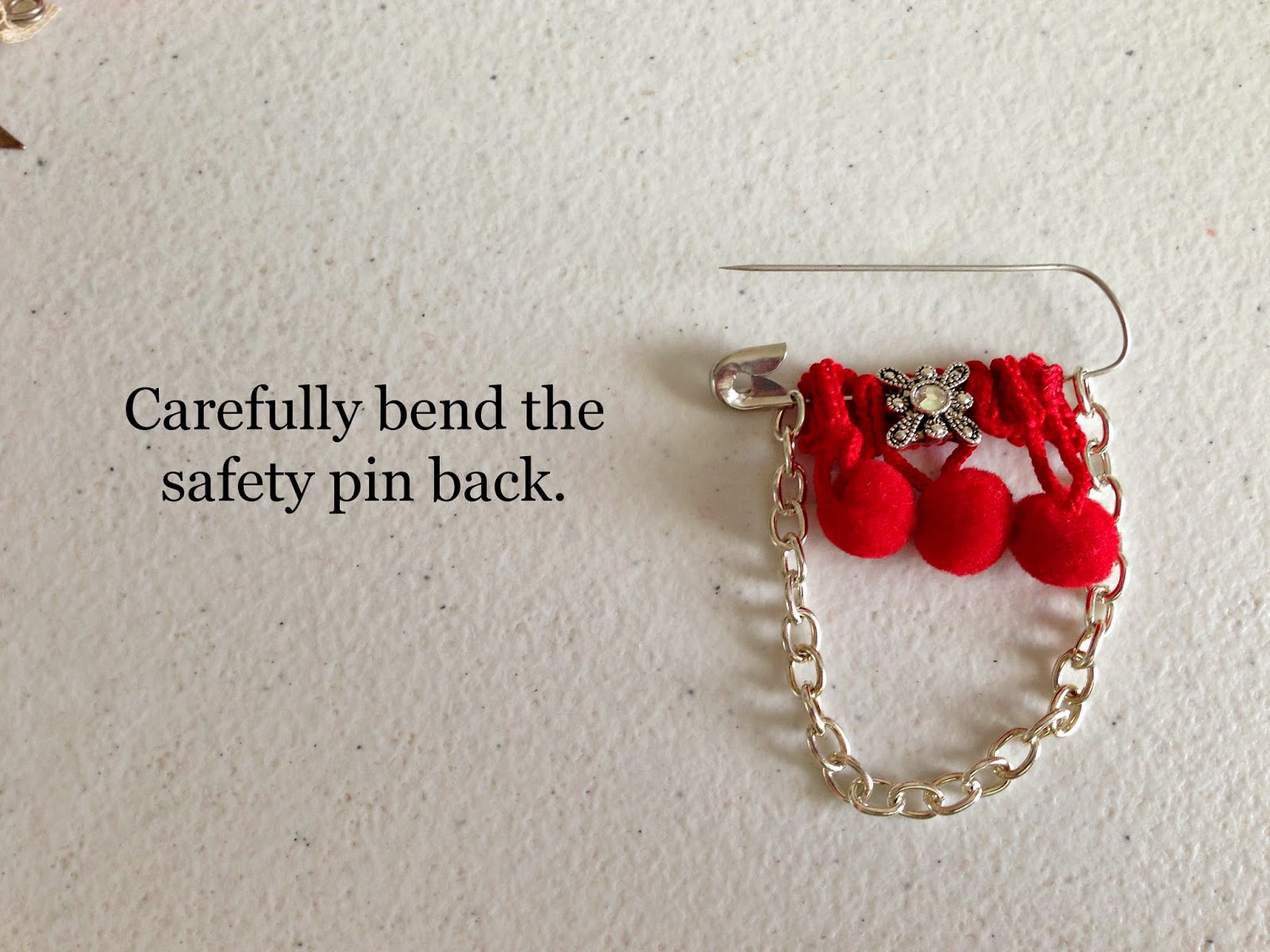 WhiMSy love DIY Safety Pin Pins