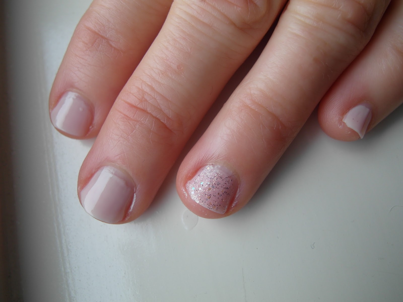 Nail Polish Things: Light Pink and Natural