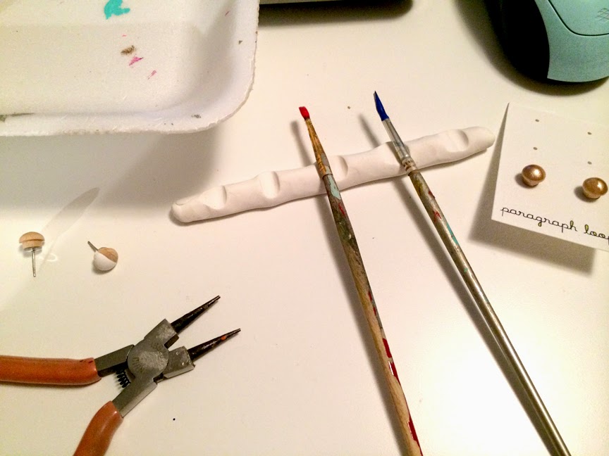 BUFFALO ETSY TEAM Tips & Tricks DIY paint brush rest