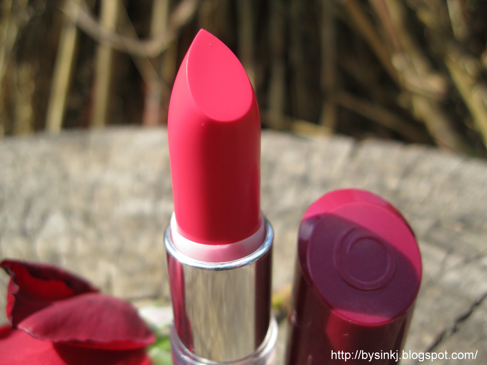 Губная помада Oriflame Неоновая Lipstick Intense Collection The One 5в1 в оттенке Rose Ray.