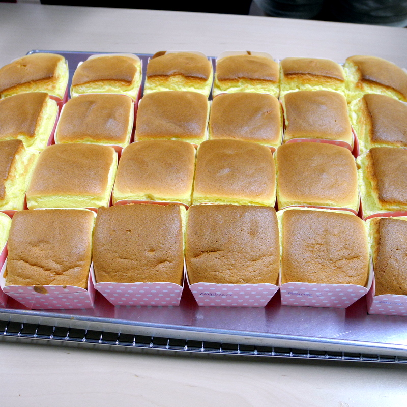 milkfrost's world Hokkaido Cake Baking session