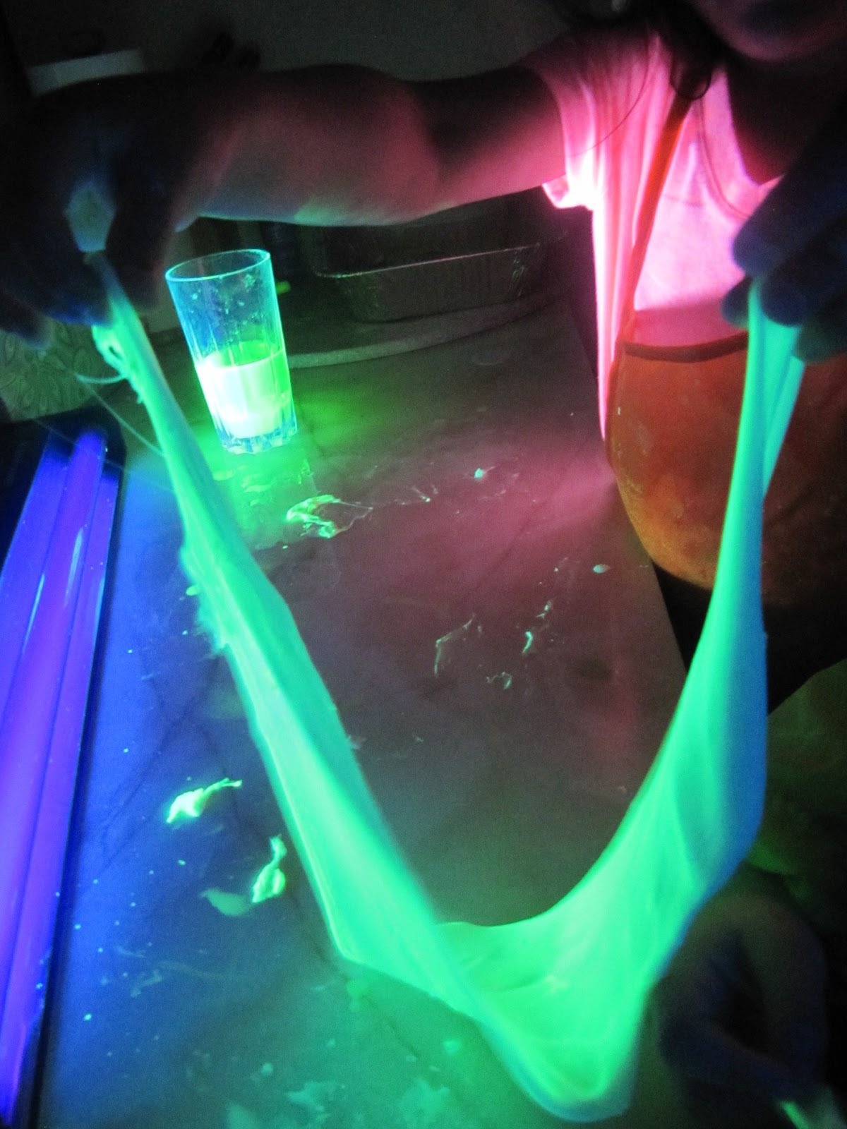Jewish Homeschool in NYC Science Sunday Glow in the Dark Potions and Goop