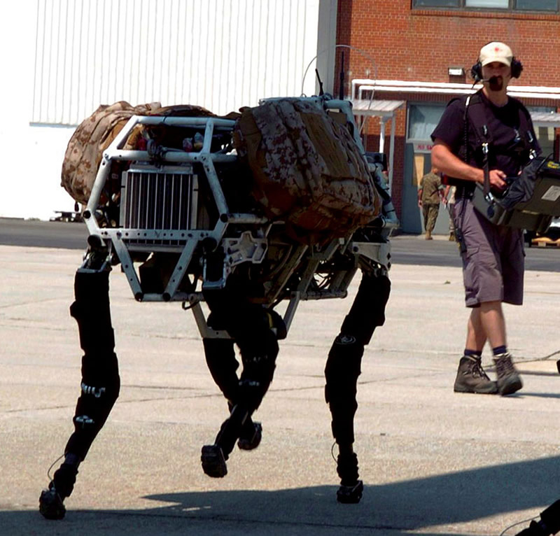 http://3.bp.blogspot.com/-xd0ZHnmkoe0/Tq1rwDX_xpI/AAAAAAAACgk/OFSjneo8vR0/s1600/LAND_Robot_BigDog_and_Controller_lg.jpg