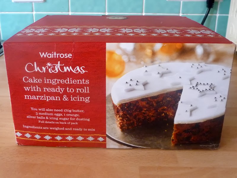 REVIEW Waitrose Christmas Cake Kit 2013 and decorating inspiration