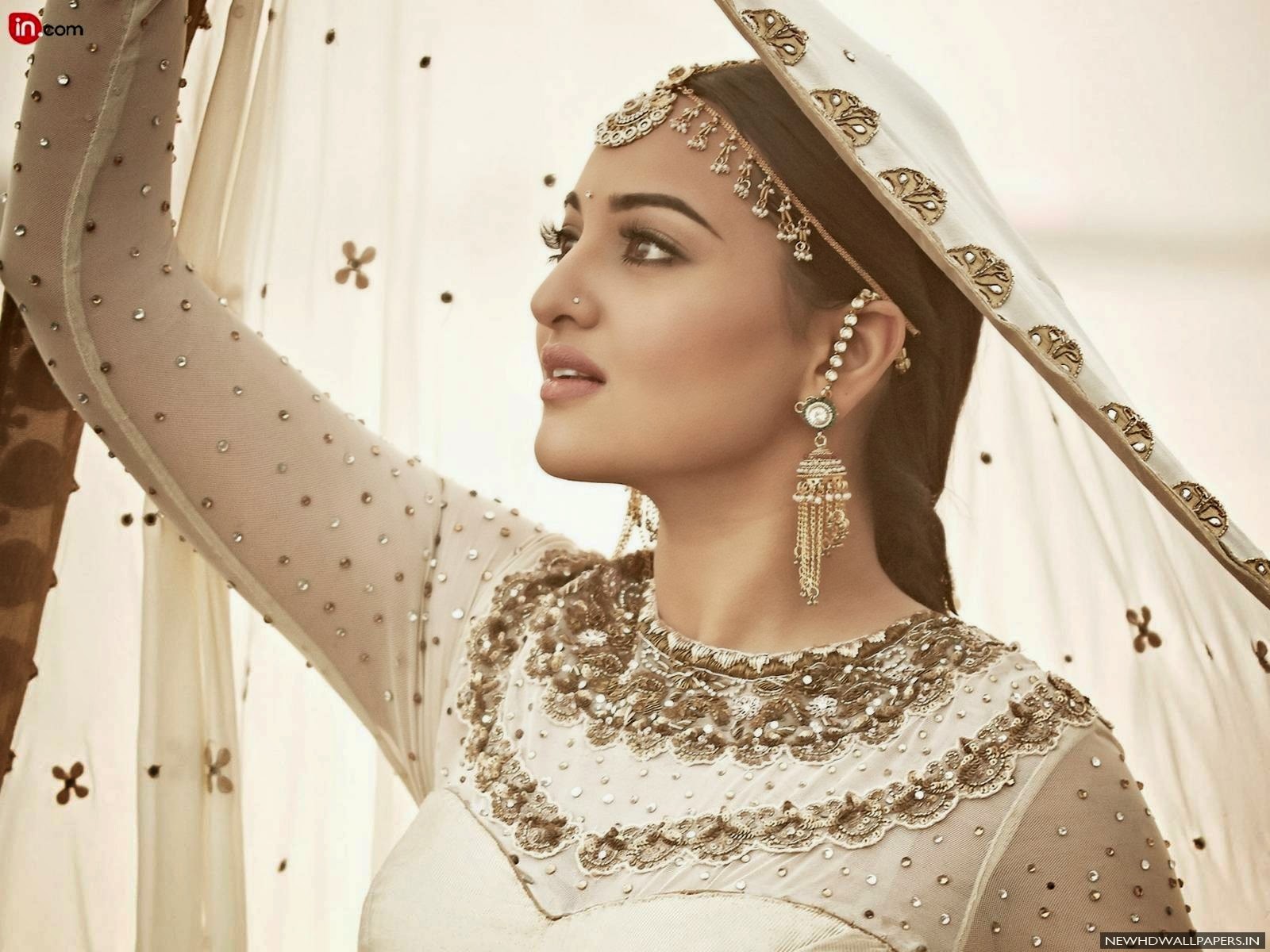 Sonakshi Sinha New and Latest Wallpapers 2015 Sonakshi Sinha New and Latest Wallpapers 2015