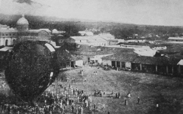 Un globo aerostático en la Plaza Libertad de 1895 !