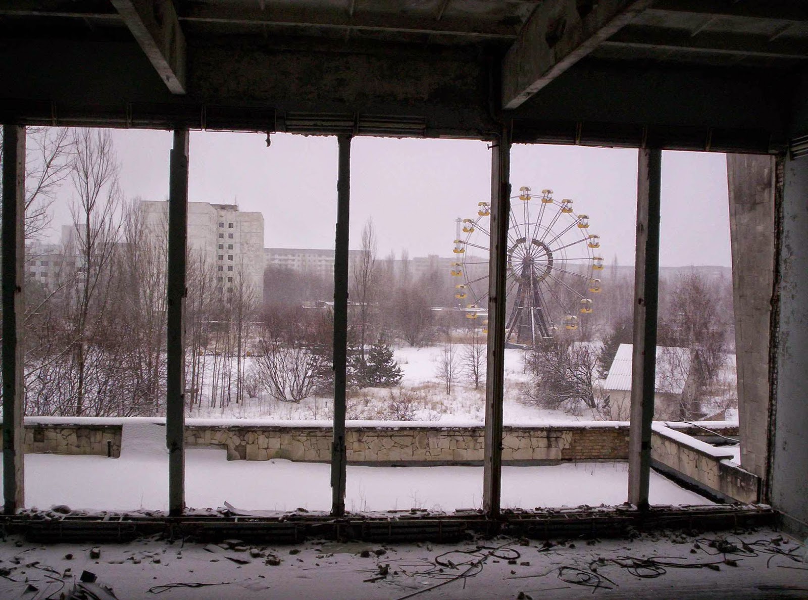 http://allday.com/post/935-pripyat-amusement-park-where-the-ghosts-of-chernobyl-play