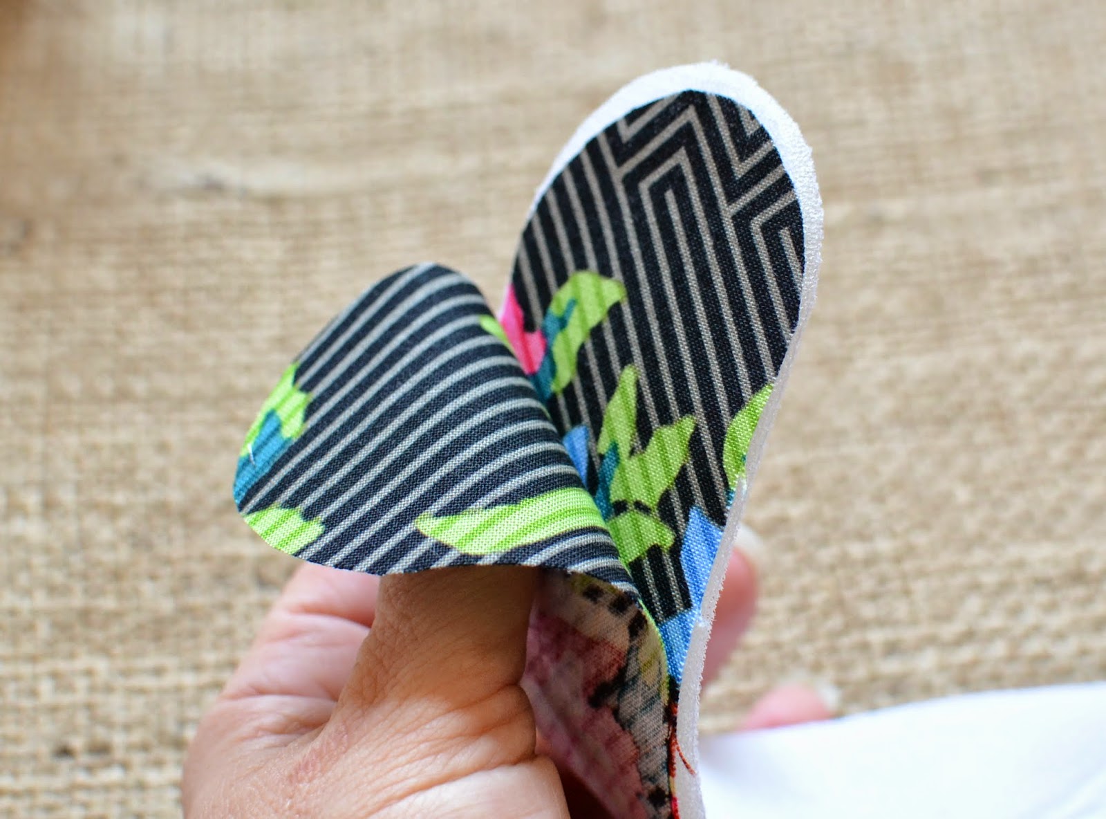 Blue Susan makes Perfect Fabric Purse Handle Tutorial