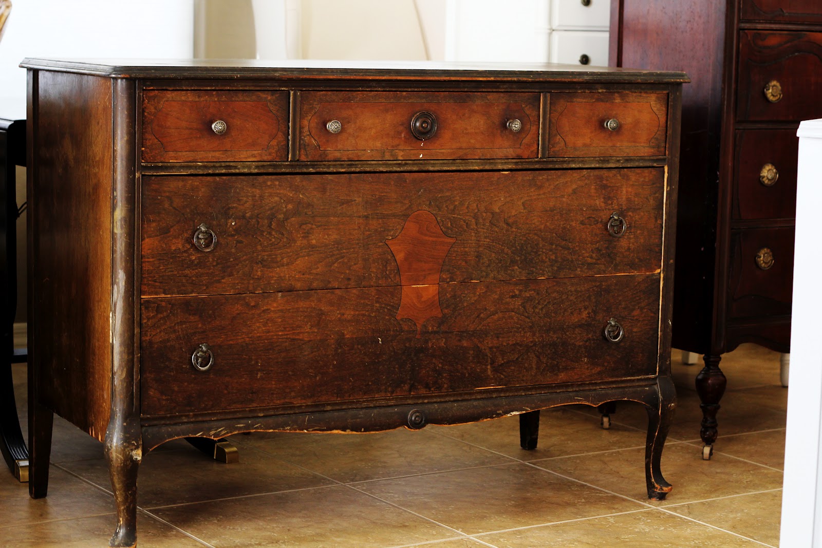 Can anyone please tell me the name of this style of dresser? r/Antiques