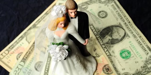 Какую сумму дарят на свадьбу родители Какую сумму дарят на свадьбу родители