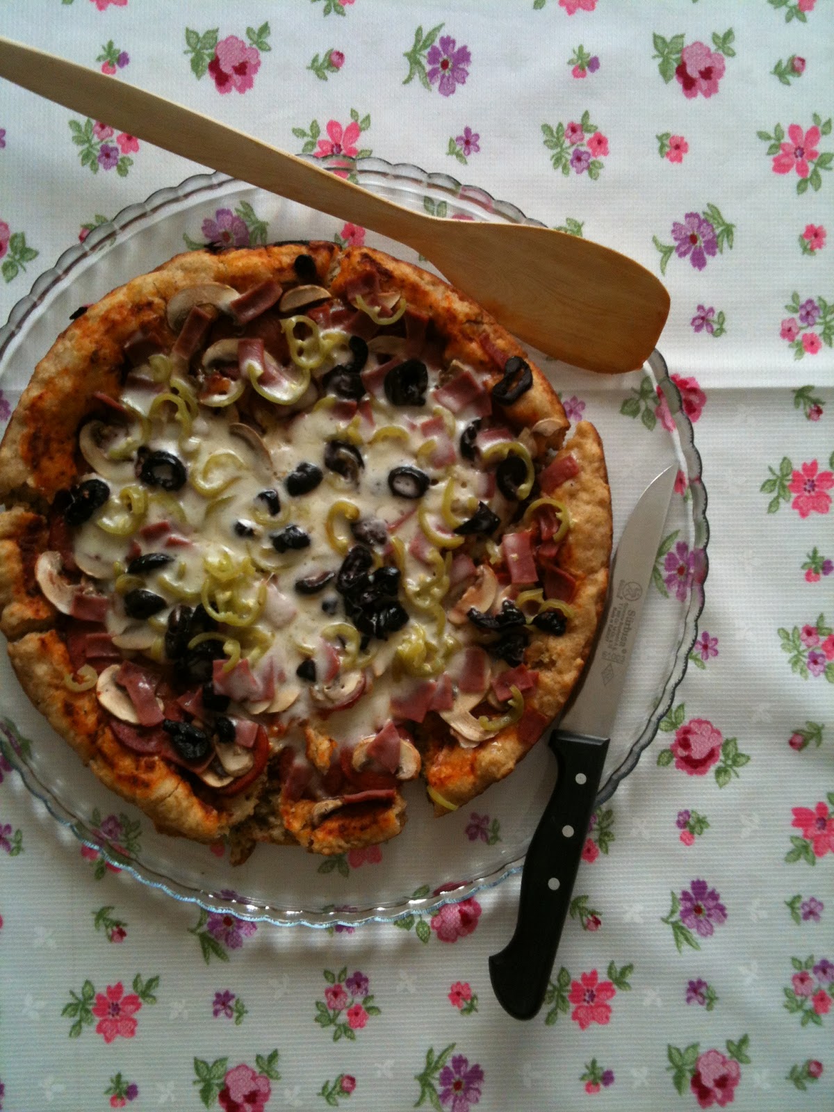 öyle değil aslında&hellip;! fırınsız ev günlükleri2 (tencerede pizza)