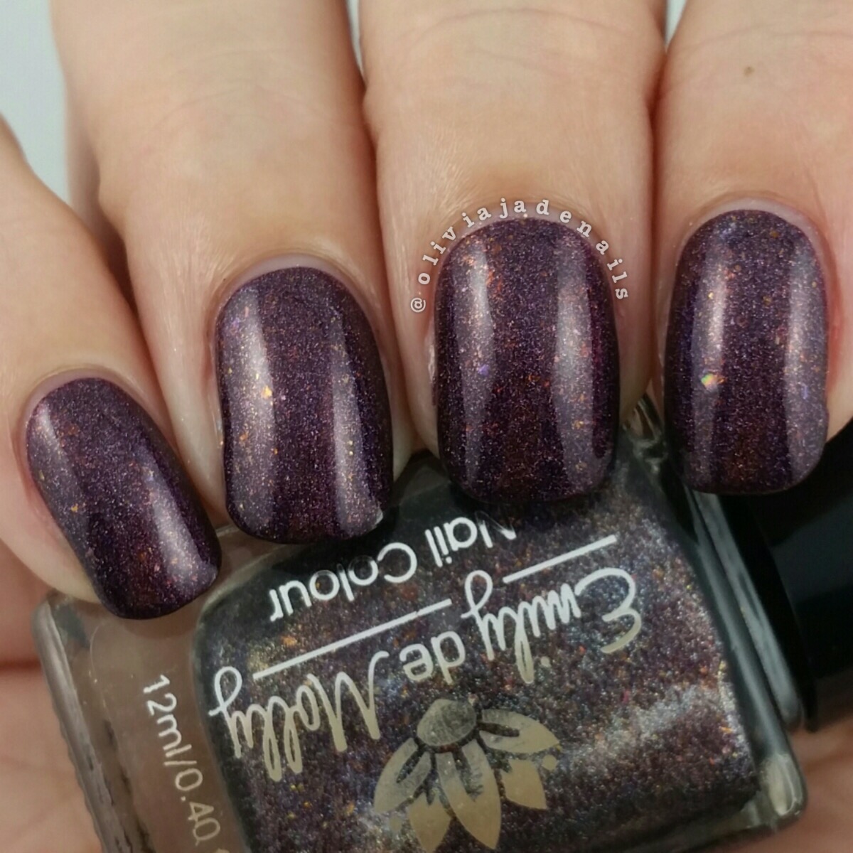 Emily de Molly Garnet Fire swatched by Olivia Jade Nails