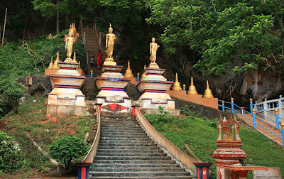Wat Tham Sua (The Tiger Temple)
