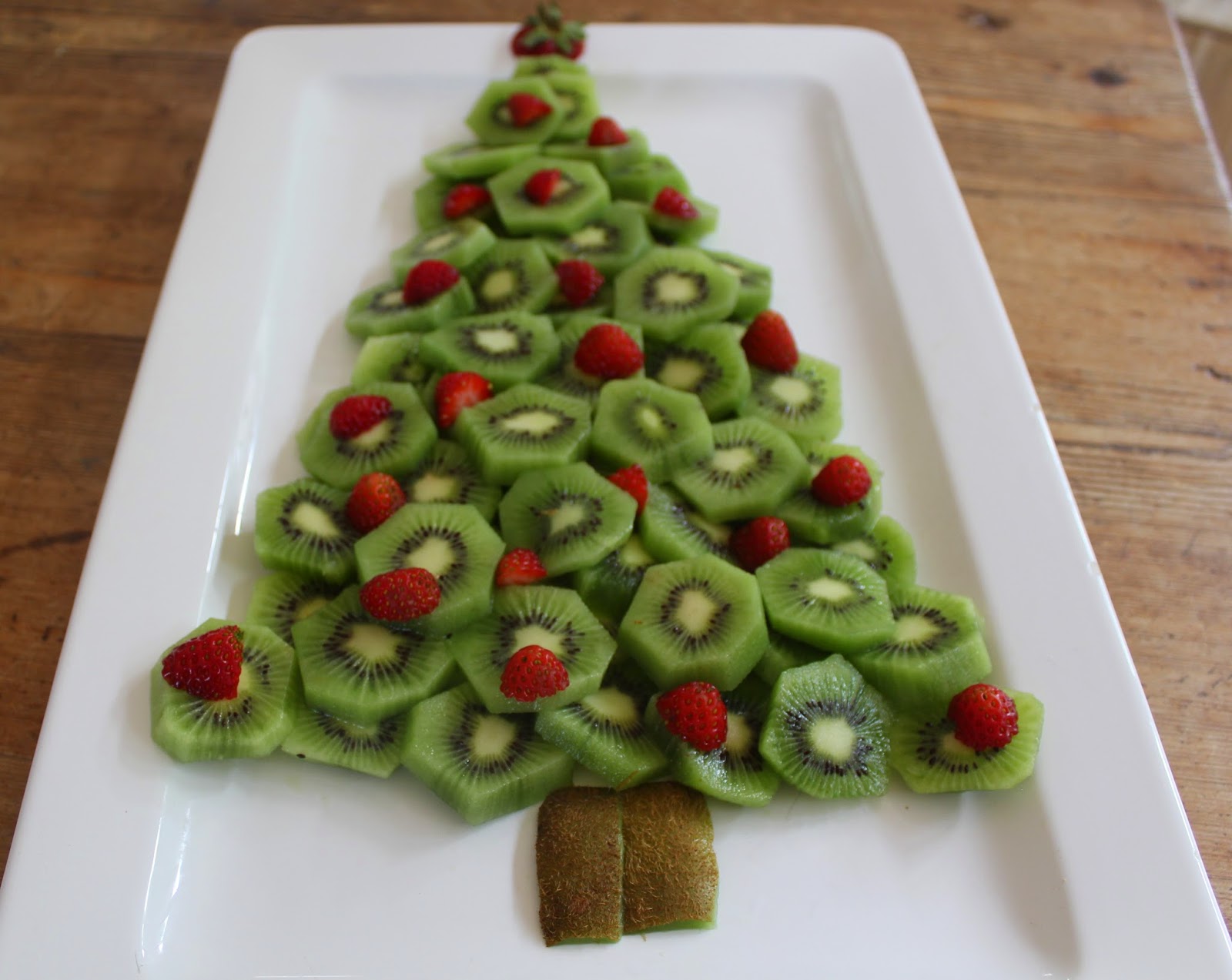 Kiwi Fruit and Strawberry Christmas Tree Platter Desire Empire