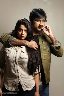 http://3.bp.blogspot.com/-xrhlUMTt4ZY/TVNL90noheI/AAAAAAAAIwE/dOxajiiHDNc/s320/raviteja-charmi-dongala_mutha_movie_stills_001.jpg