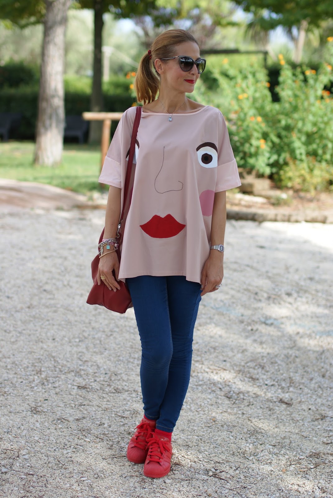 Rose a Pois blouse, adidas supercolor red sneakers and Longchamp Le Pliage cuir bag on Fashion and Cookies fashion blog, fashion blogger style