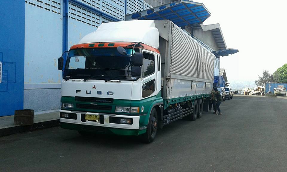 Jasa Angkutan Spesialis truk Wing Box BekasiCibitungCikarangKerawang