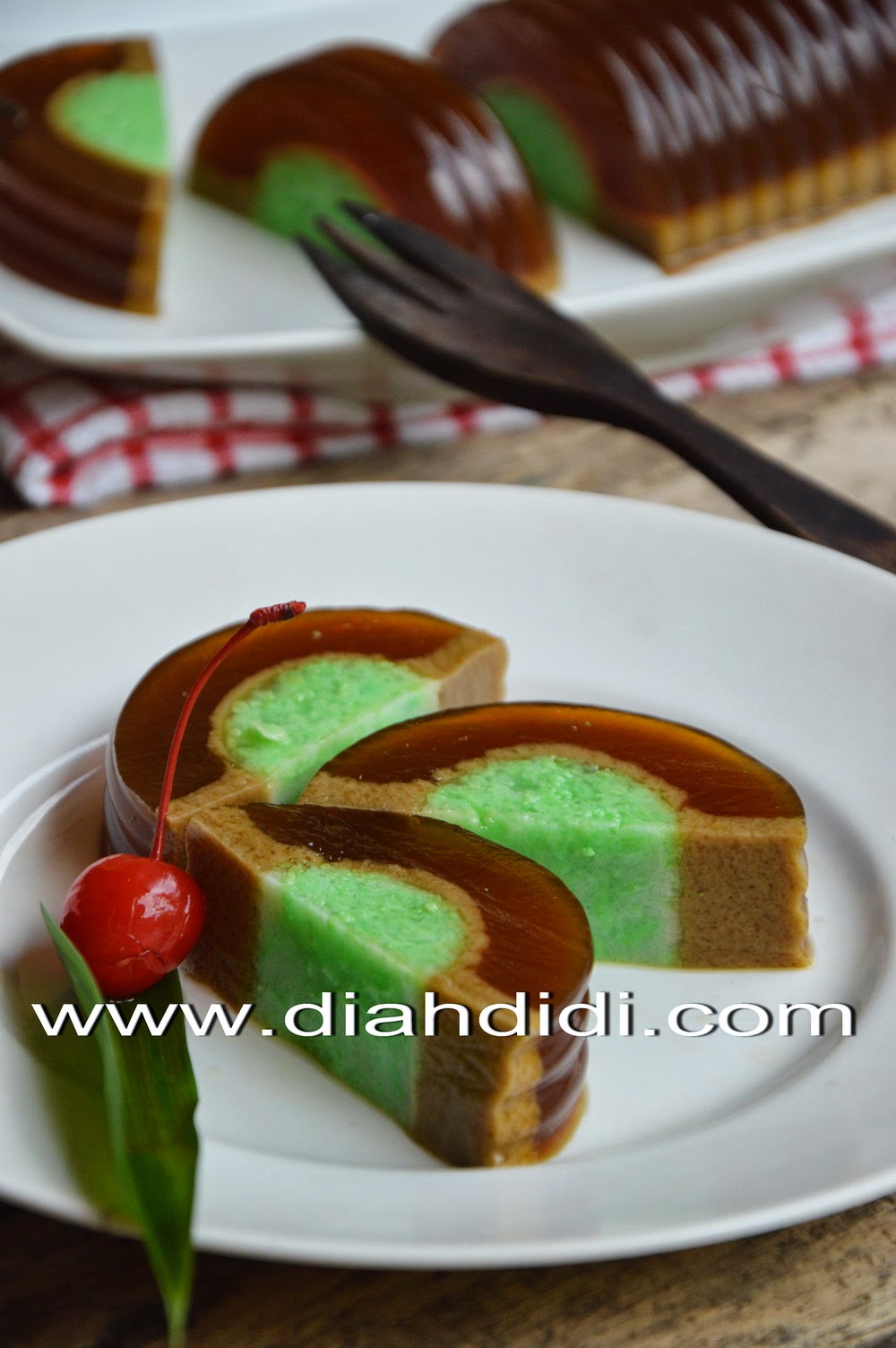 Diah Didi's Kitchen Puding Tape Ketan Hijau Lapis Gula Merah