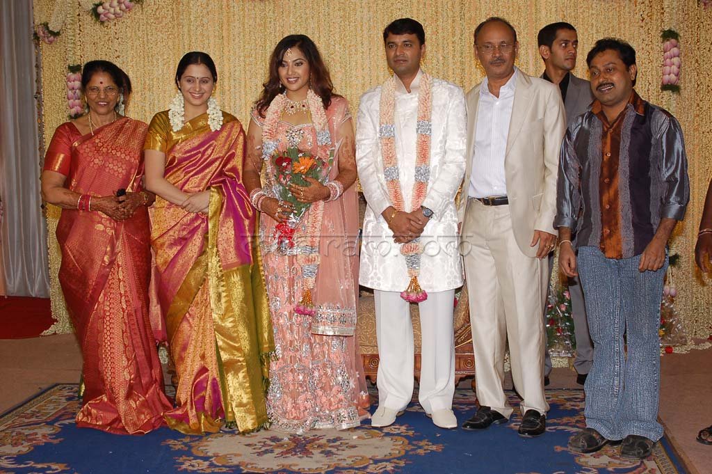 telugu actress yamuna family photos tamil actress wedding behind the mute button telugu actress yamuna family photos tamil actress wedding behind the mute button