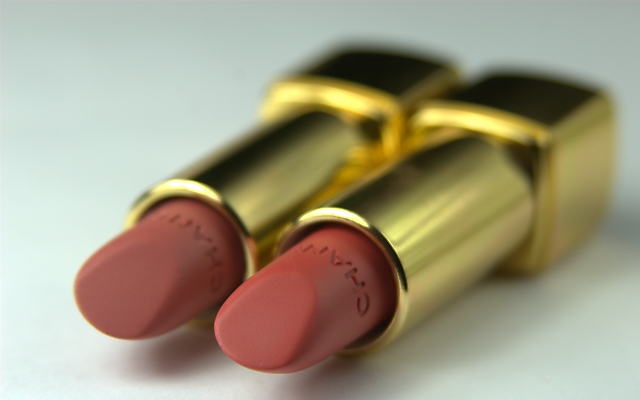 Chanel+Rouge+Allure+Velvet+La+Ravissante+and+La+Distinguee.jpg