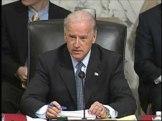 https://en.wikipedia.org/wiki/Joe_Biden#/media/File:Bidenpetraeus.jpg