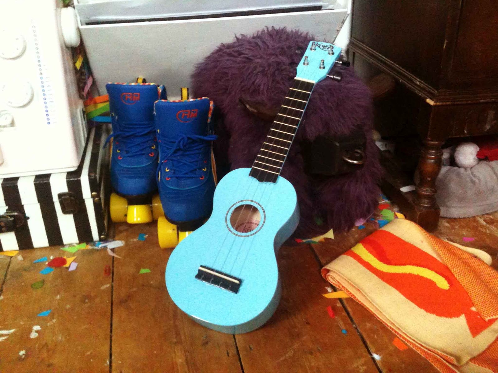 DIY decorate your ukulele!