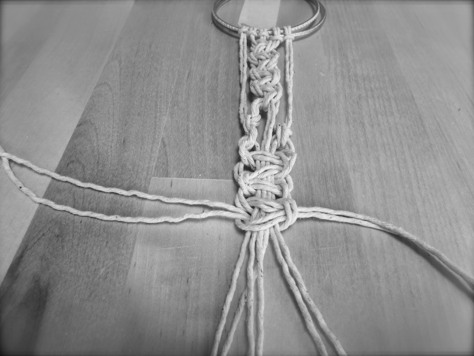 Addicted to Making Macrame, DIY belts & 1970s retro styling...