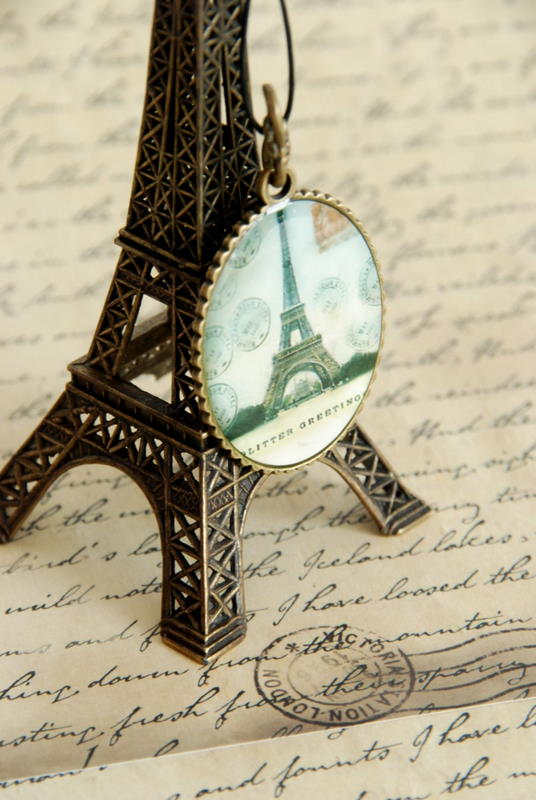 Pariser Souvenir-Anhänger Eiffelturm auf kleinem Sprung, Silber -   Österreich