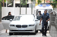 Shahrukh Khan meet the Hrithik Roshan at Hinduja Hospital after successful brain surgery