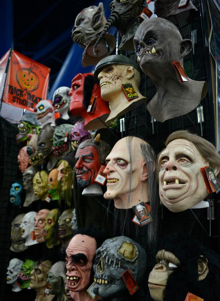 MASK STANDS – Trick Or Treat Studios