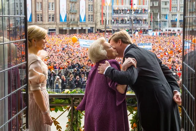 Abdication,Amsterdam,Appearance,Arts Culture and Entertainment,Balcony,Beatrix of the Netherlands,Bestof,Celebrities,Dutch Royalty