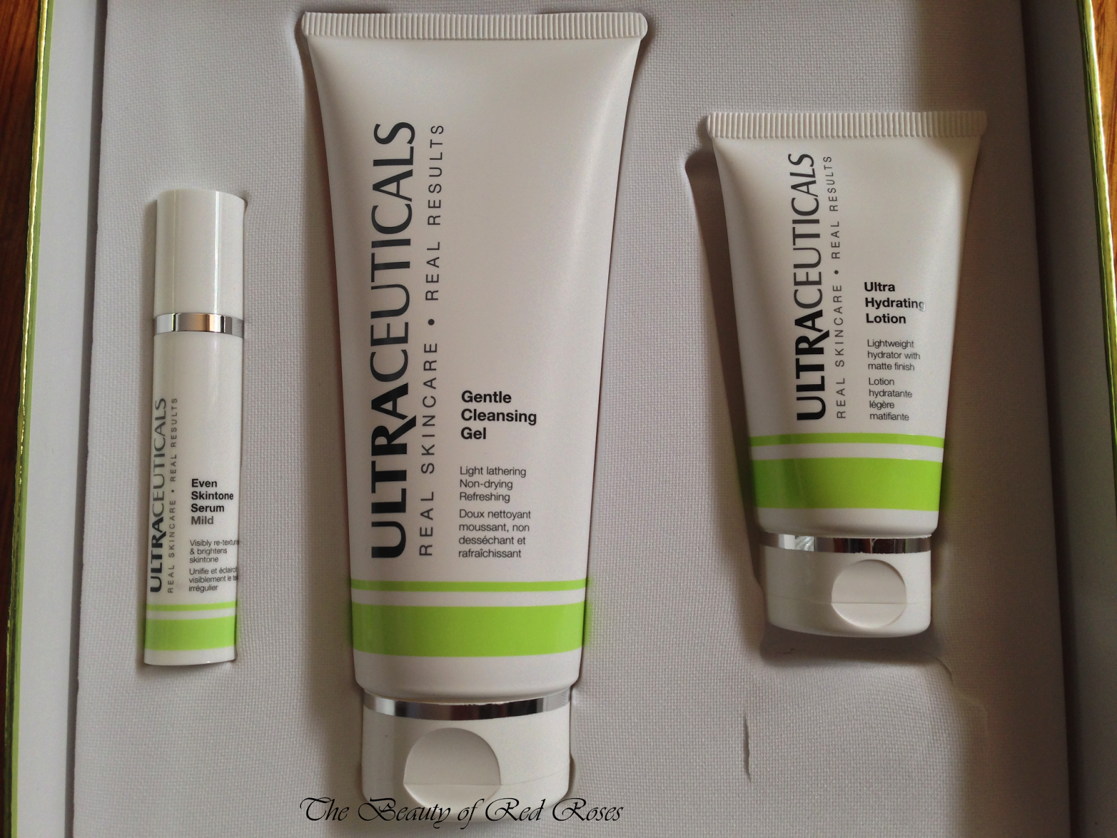 The Beauty of Red Roses Ultraceuticals Mattifying Magic Christmas Gift Set