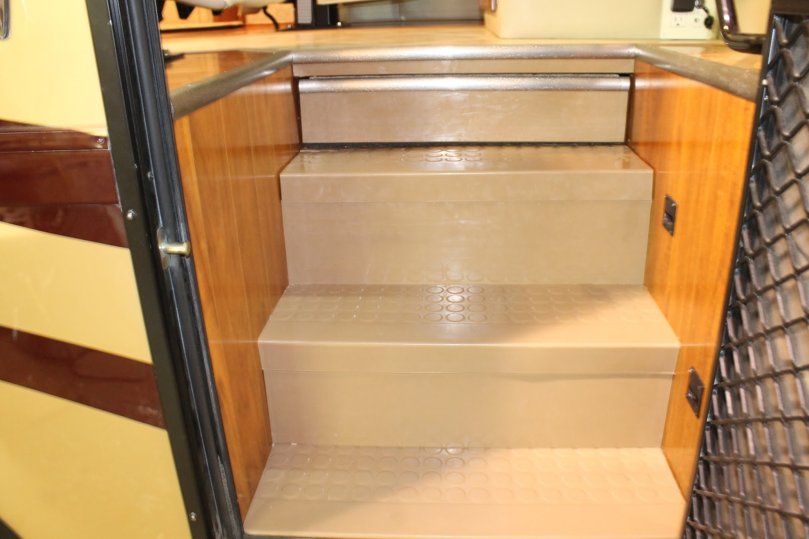 Countryside Interiors Transforming RVs and Trailers since the 80's