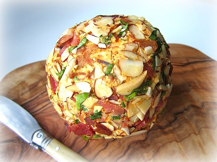 Bacon Horseradish Cheese Ball