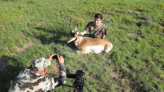 Z+Alex+Rimsza+with+his+AZ+antelope+with+Colburn+and+Scott+Outfitters+1.JPG