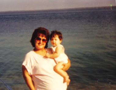 Lory Geada Gonzalez Con Darlene en La Playa Mayo 13 de 1990, Yo Estoy Casada Con Aramis Gonzalez !
