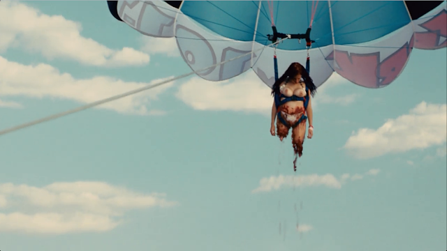 Piranha 3D Gianna Michaels parasailing