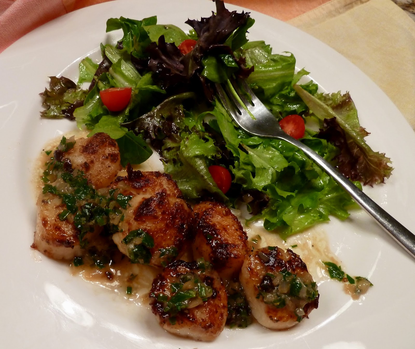 Cracked Pepper Seared Scallops with HerbButter Sauce