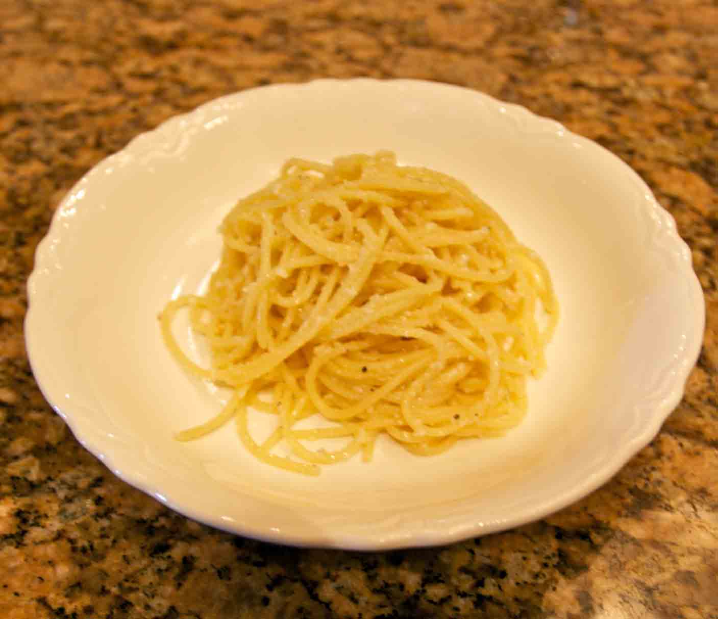 Cacio e Pepe (spaghetti with cheese and pepper)