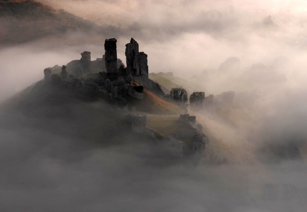 Azrael Vs Varick  Corfe+Castle.+England.