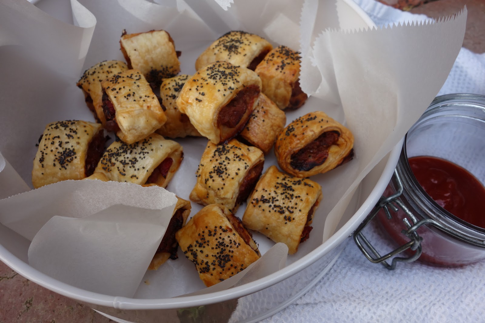 How to make chorizo sausage rolls Gourmet Chick