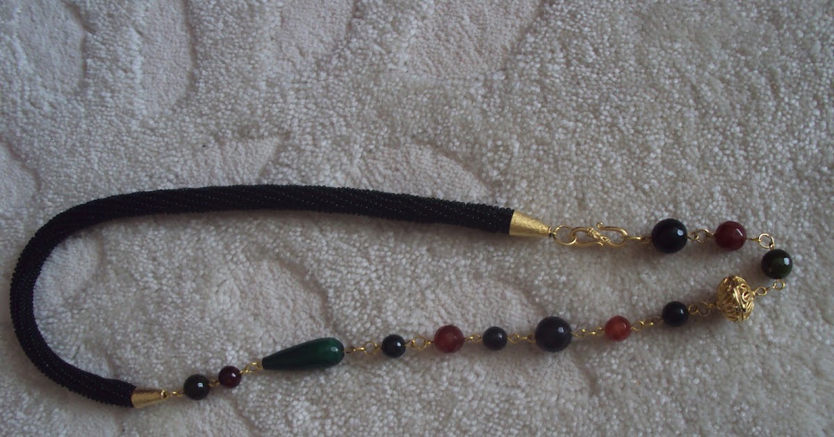 Keçe ve Hobi Örgü Boncuk Kolye