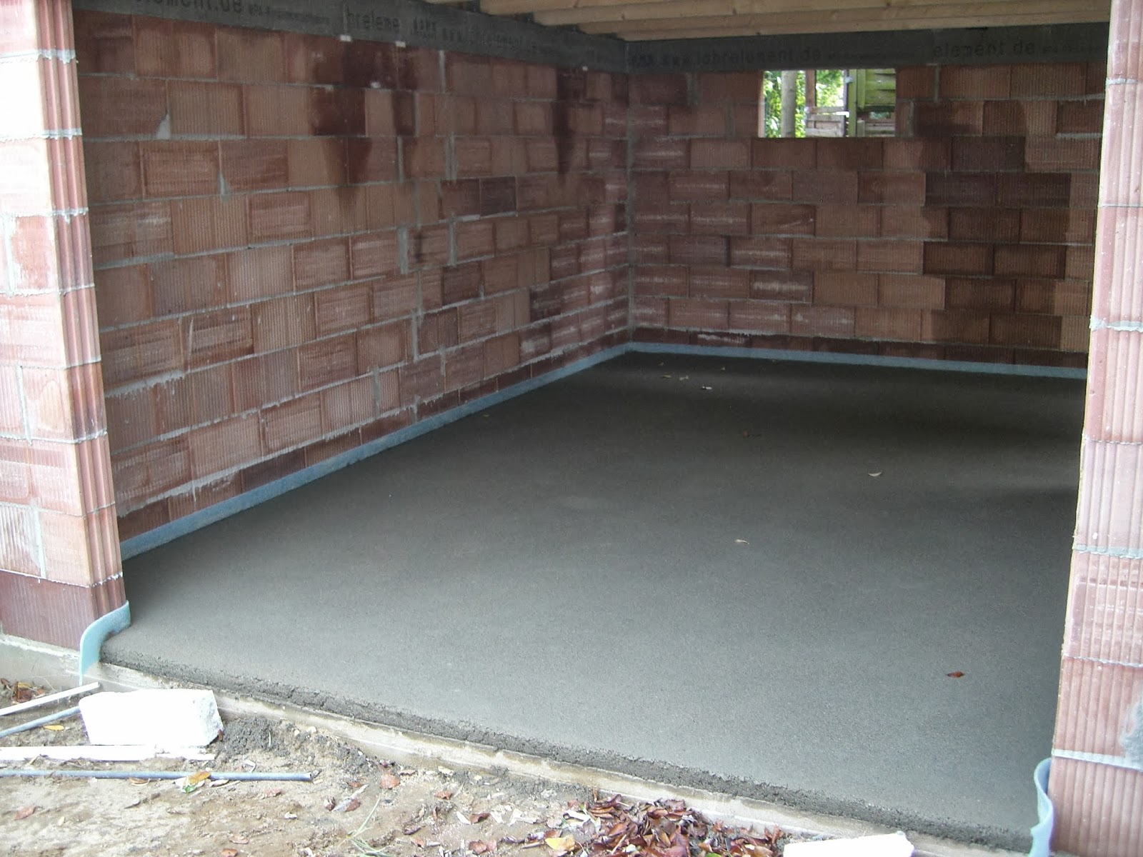 Baubericht Dachstrift: Estrich in der Garage