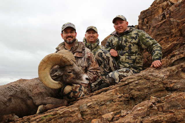 Desert+Bighorn+Sheep+Hunt+Photos+in+Arizona+Unit+15D+with+Colburn+and+Scott+Outfitters.++Sheep+Guides+9.JPG