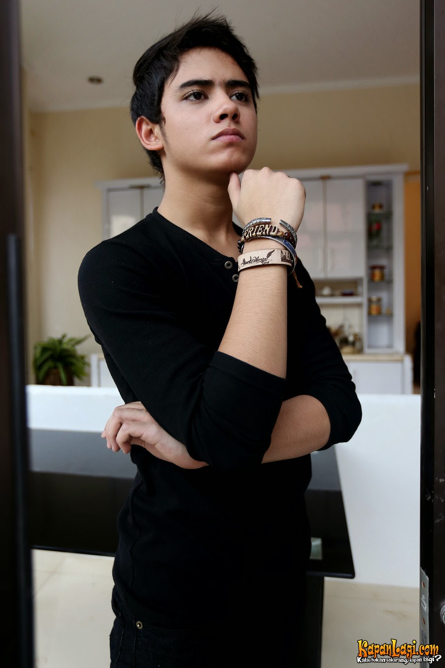 Lirik Lagu Aliando Syarief - Kau Terindah - Satucara.com