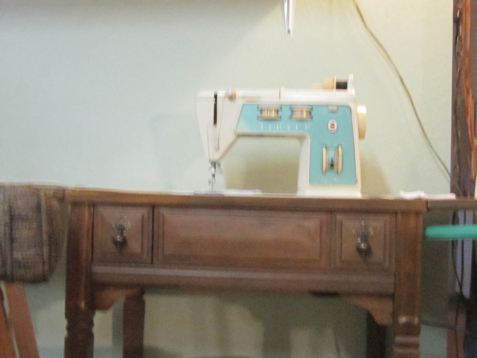 Urania's Inspiration Vintage, Dressmaker Sewing Machine